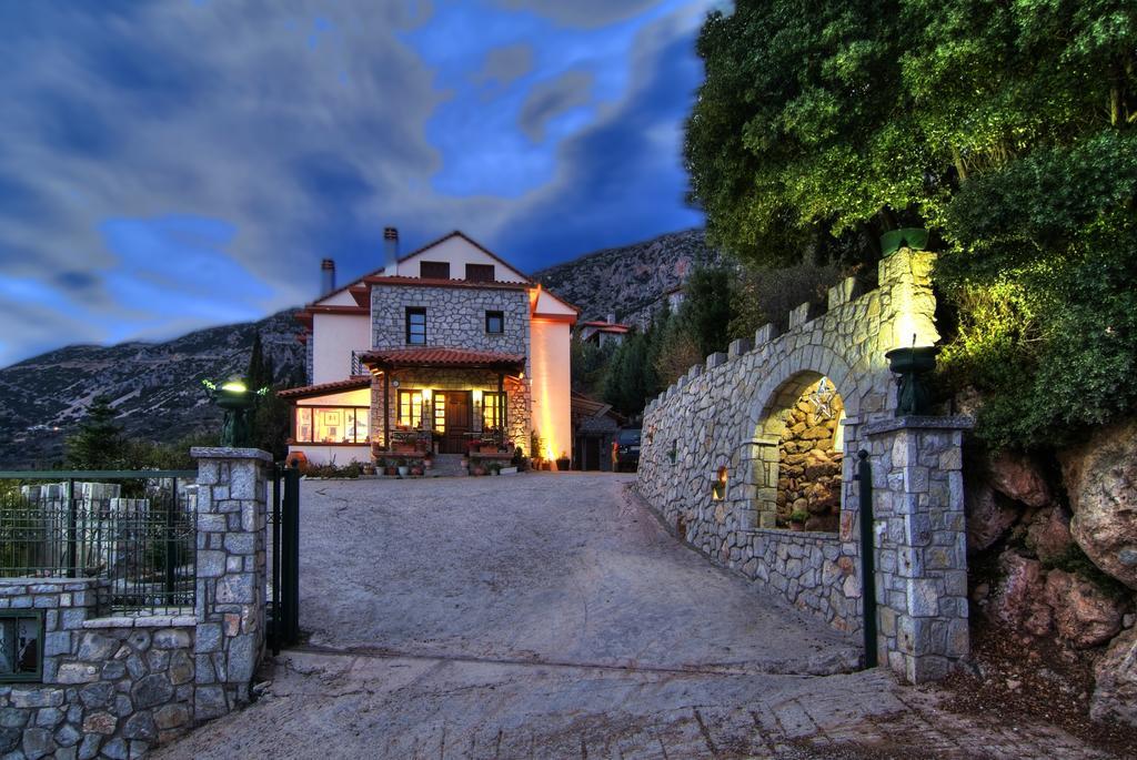 Nefeles Hotel Arachova Eksteriør billede
